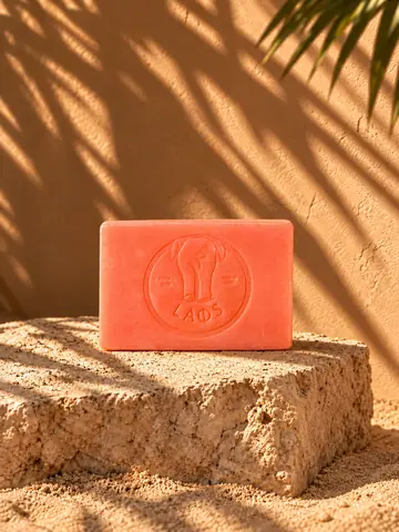 Sabonete rosa mosqueta, cena Sol e matéria